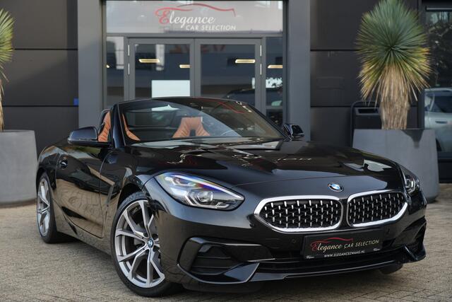 BMW Z4 Roadster sDrive20i Sportline High Executive | 198PK | Stoelverwarming | HUD | Stuurverwarming | HarmanKardon | BMW Z4 Roadster sDrive20i Sportline High Executive 198 PK met 2.0-liter viercilinder benzinemotor, lederen Vernasca bekleding, Head-up display, full-map navigatie, Apple CarPlay/Android Auto,
