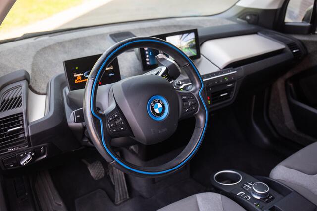 BMW i3 Basis 120Ah 42 kWh , Pano dak, Adap. cruise,