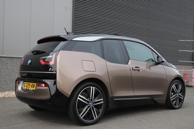 BMW i3 Executive 120Ah 42 kWh/Lodge/S-dak/Adaptive/W-pomp/Camera/3-Fase/20"