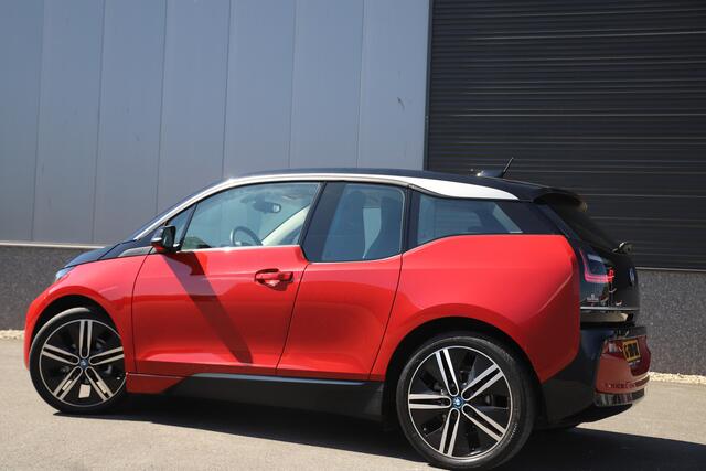BMW i3 Executive 120Ah 42 kWh/Carplay/W-pomp/Camera/3-fase/20"/Led