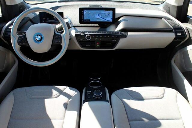 BMW i3 S iPerformance 94Ah 33 kWh / Full option! / Panoramadak / Camera / Keyless / 20'' / Warmtepomp / Harman Kardon / Apple CarPlay / DAB / Getint glas / Stoelverwarming / ACC
