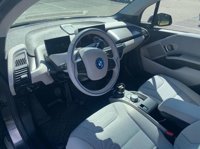BMW i3 S iPerformance 94Ah 33 kWh / Full option! / Panoramadak / Camera / Keyless / 20'' / Warmtepomp / Harman Kardon / Apple CarPlay / DAB / Getint glas / Stoelverwarming / ACC
