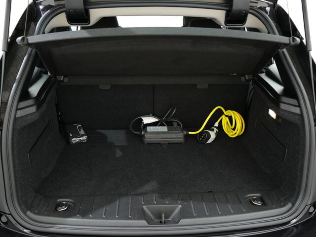 BMW i3 EXECUTIVE EDITION 120AH 42 KWH | Navi Prof | Adaptive Cruise | 20 inch | Stoelverwarming