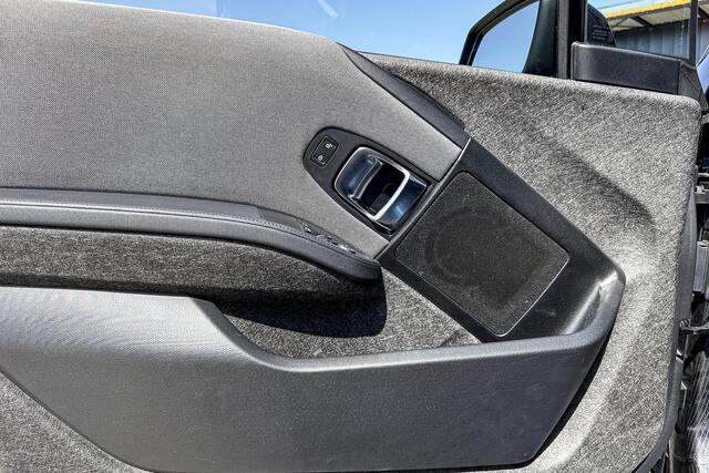 BMW i3 S Executive Edition 120Ah 42 kWh | Stoelverwarming | Achteruitrijcamera |