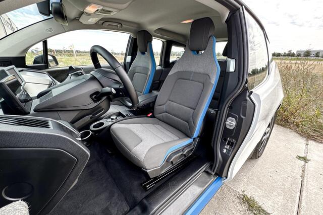 BMW i3 120Ah 42 kWh | Harman Kardon | Stoelverwarming | Achteruitrijcamera |