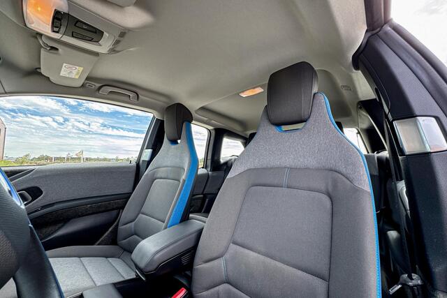 BMW i3 120Ah 42 kWh | Harman Kardon | Stoelverwarming | Achteruitrijcamera |