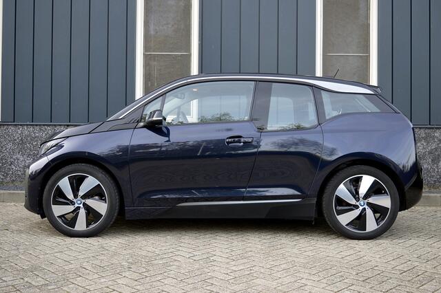 BMW i3 Basis iPerformance 94Ah 33 kWh Rijklaarprijs-Garantie Navigatie Airco warmte pomp Camera 90% SOH