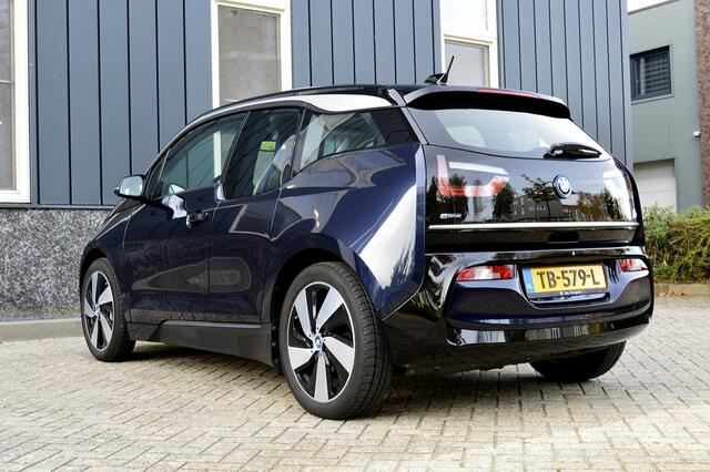 BMW i3 Basis iPerformance 94Ah 33 kWh Rijklaarprijs-Garantie Navigatie Airco warmte pomp Camera 90% SOH