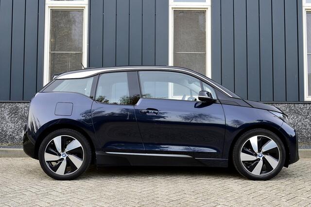 BMW i3 Basis iPerformance 94Ah 33 kWh Rijklaarprijs-Garantie Navigatie Airco warmte pomp Camera 90% SOH