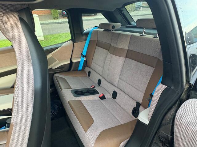 BMW i3 S Executive Edition 120Ah 42 kWh | Panoramadak | Harman Kardon | Stoelverwarming | Keyless | Warmtepomp | Camera | Cruise Control | Navigatie | Parkeersensoren | DAB | LED | BTW | NAP