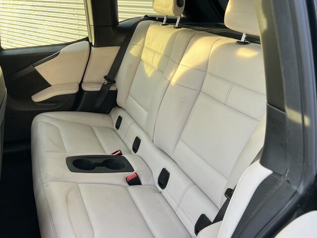 BMW i3 Basis 94Ah 33 kWh | Leer | Navigatie | Panorama dak | APK 19-11-2026 |