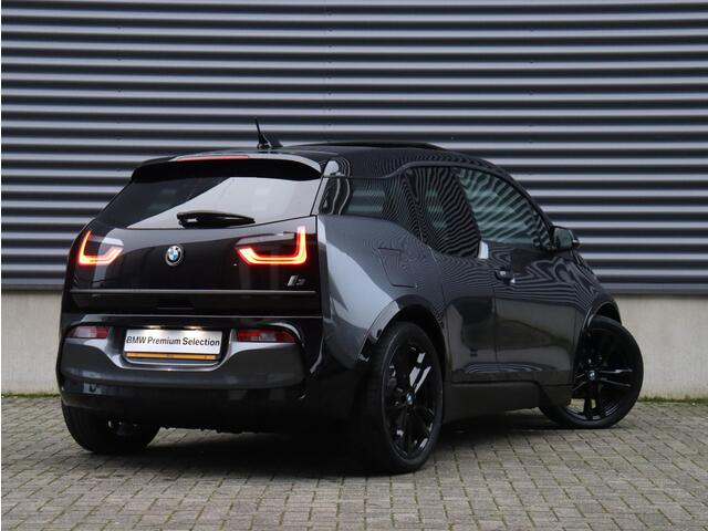 BMW i3 120Ah | High Executive | Sportpakket | Panodak | Navi Prof. | Apple Carplay Voorbereiding | Verwarmbare Voorstoelen | Park Distance Control | 20'' LMV