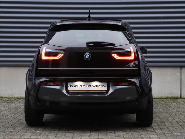 BMW i3 120Ah | High Executive | Sportpakket | Panodak | Navi Prof. | Apple Carplay Voorbereiding | Verwarmbare Voorstoelen | Park Distance Control | 20'' LMV