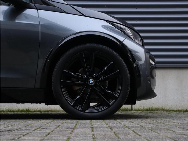 BMW i3 120Ah | High Executive | Sportpakket | Panodak | Navi Prof. | Apple Carplay Voorbereiding | Verwarmbare Voorstoelen | Park Distance Control | 20'' LMV