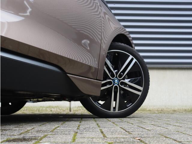 BMW i3 120Ah | Executive Edition | Harman Kardon | Navi Prof. | Camera | Verwarmbare Voorstoelen | Climate Control | 20'' LMV