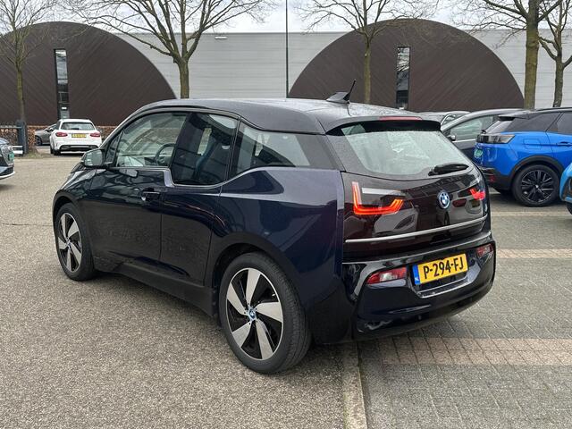 BMW i3 Basis 120Ah 42 kWh SOH 100% | 3-FASE LADER | WARMTEPOMP | ORIGINEEL NL AUTO MET NAP | DEALER ONDERHOUDEN | STOELVERWARMING | CAMERA | 12 MND BOVAG GARANTIE