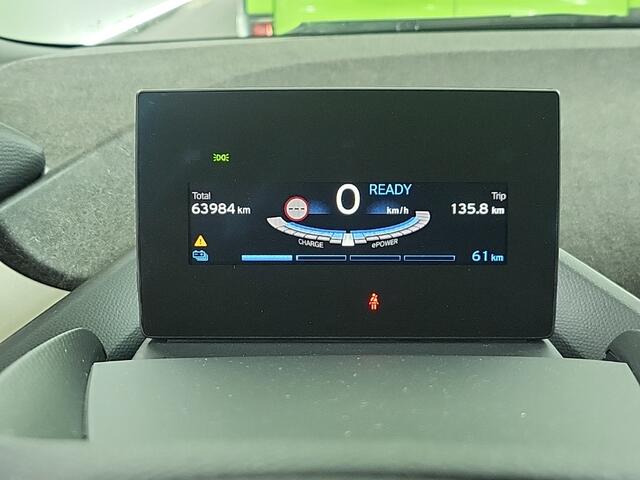 BMW i3 Executive Edition 120Ah 42 kWh | Panoramadak | Stoelverwarming | Adaptive Cruise Control | Navigatie | Keyless | Camera | Parkeersensoren | Warmtepomp | NAP | BTW