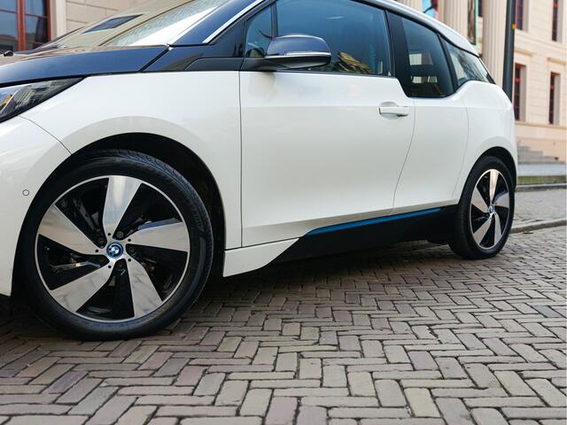 BMW i3 120Ah 42kWh Executive Edition l Warmtepomp l Camera l Navi l Cruise- en Climate Control