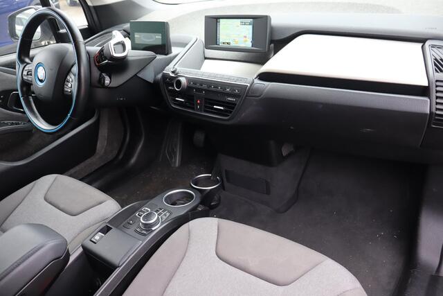 BMW i3 Basis iPerformance 94Ah 33 kWh 89,6% SOH, Climate control, Navigatie, Camera, Stoelverwarming, Auto wordt op dit moment gereinigd.