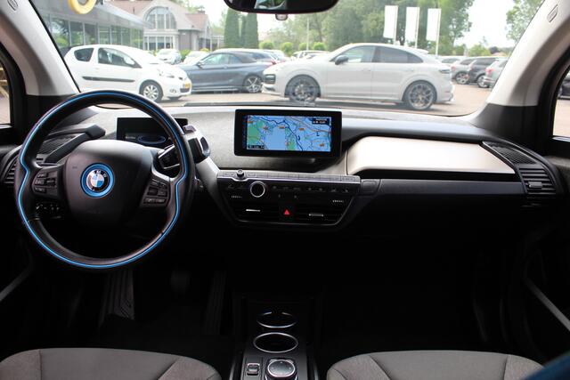 BMW i3 S Executive Edition 120Ah 42 kWh / SoH 89,4% / Camera / CarPlay / 20'' / Stoelverwarming / DAB / ACC / Warmtepomp