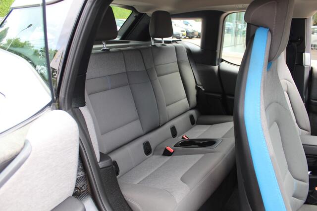 BMW i3 S Executive Edition 120Ah 42 kWh / SoH 89,4% / Camera / CarPlay / 20'' / Stoelverwarming / DAB / ACC / Warmtepomp