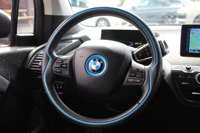 BMW i3 S Executive Edition 120Ah 42 kWh / SoH 89,4% / Camera / CarPlay / 20'' / Stoelverwarming / DAB / ACC / Warmtepomp