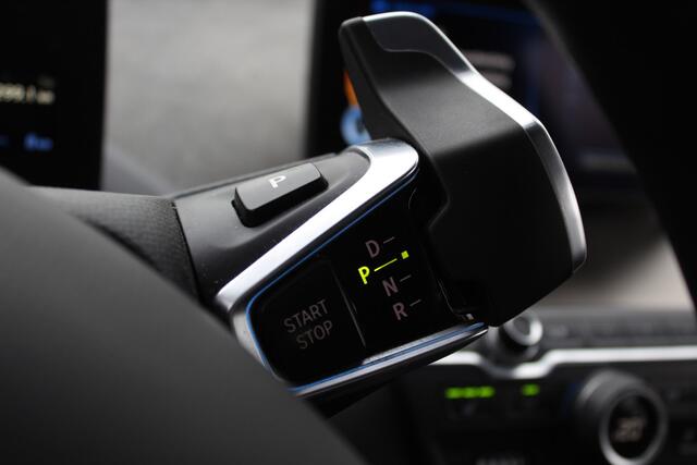 BMW i3 S Executive Edition 120Ah 42 kWh / SoH 89,4% / Camera / CarPlay / 20'' / Stoelverwarming / DAB / ACC / Warmtepomp