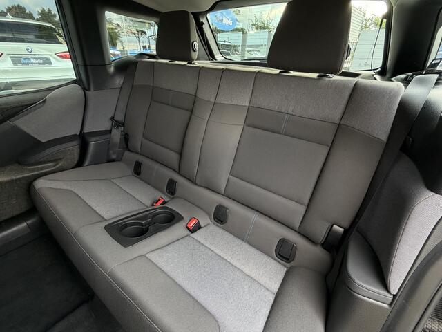 BMW i3 Executive 120Ah 42 kWh | Adaptive CC | LED | Navi | Weinig km | SOH 92% | Accu garantie tot 03.2030 | Interesse, Proefrit? Bel of app met: 06-24282842 / 06-42130156