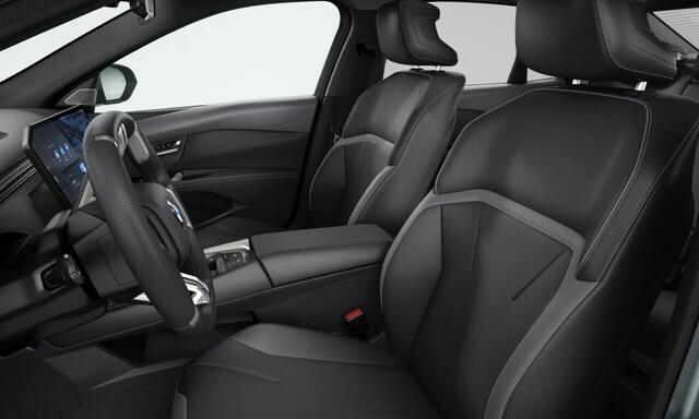 BMW i3 50 xDrive M Sport / Panoramadak / Trekhaak / 3D Head-Up / M Multifunctionele stoelen / Stuurverwarming / Parking Assitant Plus