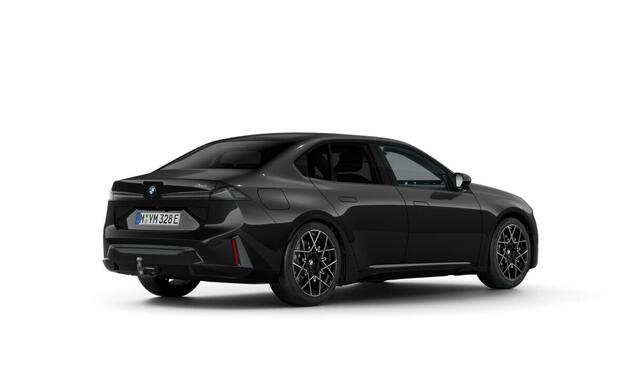 BMW i3 50 xDrive M Sport / Panoramadak / Trekhaak / M Multifunctionele stoelen / 3D Head-Up / Stuurverwarming / Parking Assistant Plus