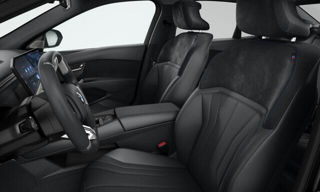 BMW i3 50 xDrive M Sport / Panoramadak / Trekhaak / M Multifunctionele stoelen / 3D Head-Up / Stuurverwarming / Parking Assistant Plus