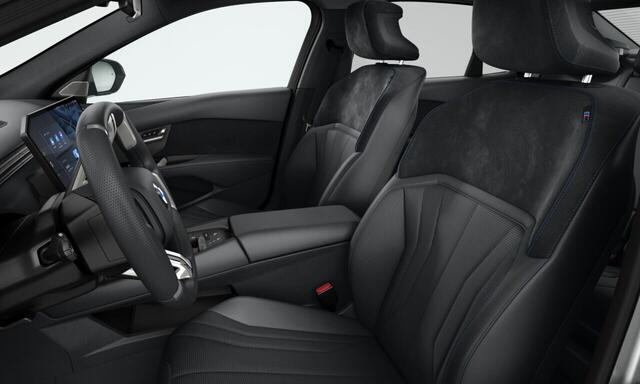 BMW i3 50 xDrive M Sport / Panoramadak / Trekhaak / 3D Head-Up / M Multifunctionele stoelen / Stuurverwarming / Parking Assistant Plus