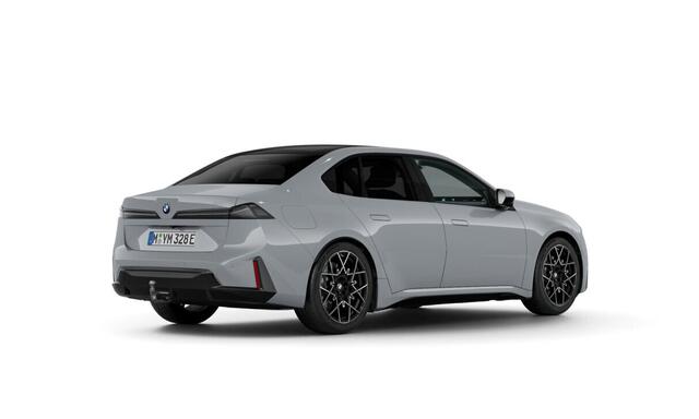 BMW i3 50 xDrive M Sport / Panoramadak / Trekhaak / 3D Head-Up / M Multifunctionele stoelen / Parking Assistant Plus / Stuurverwarming