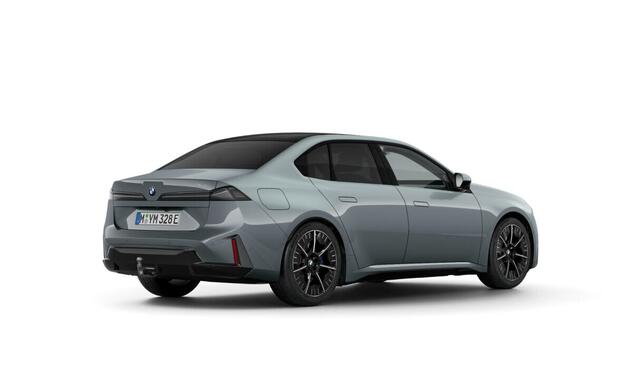 BMW i3 50 xDrive M Sport / Trekhaak / Panoramadak / 3D Head-Up / Harman Kardon / Stoelverwarming / Adaptieve LED / Parking Assistant Plus