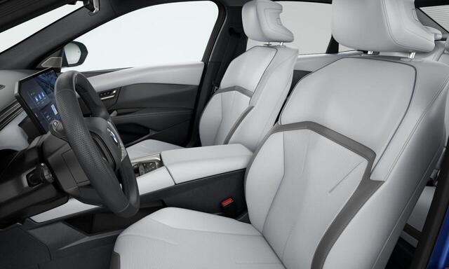 BMW i3 50 xDrive First Edition M Sportpakket | Panoramadak | Driving Assistant Plus | Parking Assistant Plus | Trekhaak Pakket