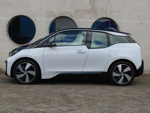 BMW i3 Basis 94Ah 33 kWh | STOELVERWARMING | NAVIGATIE | ACHTERUITRIJCAMERA |