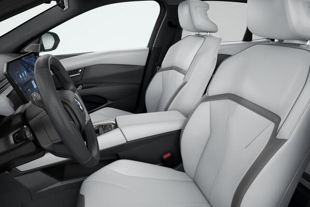 BMW i3 Sedan 50 xDrive First Edition | M Sportpakket | Innovation Pack | Trekhaak | Panoramadak
