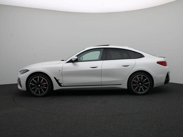 BMW i4 eDrive35 M Sportpakket Pro | Comfort Pack | Stuurwielrand Verwarmd | Trekhaak | Schuif-/ Kanteldak | DAB | HiFi | 19''