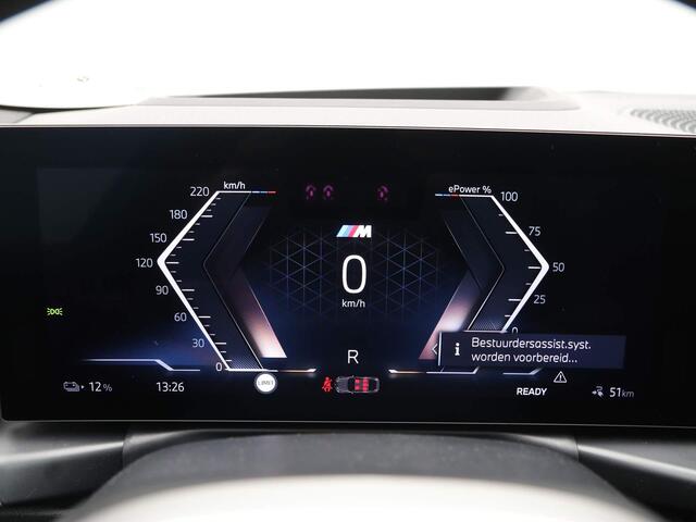 BMW i4 eDrive40 84 kWh | M-Sport Pro | Tartufo Interieur | Driving Assistant Professional | Carbon Inleg |