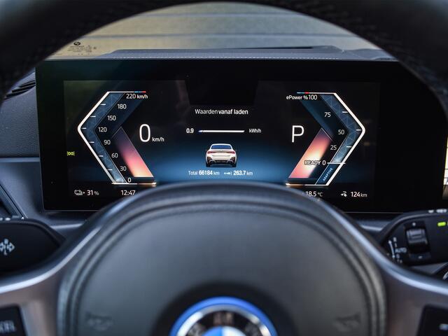 BMW i4 eDrive40 High EXECUTIVE 84 kWh | M-SPORT | SCHUIFDAK | SHADOW-LINE | NL- AUTO | CAMERA | HEAD-UP | TREKHAAK | MEMORY SEATS | AMBIANCE INTERIEUR |