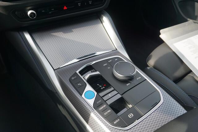BMW i4 eDrive40 High Executive | M Sportpakket "| 19'' | Trekhaak Elektrisch