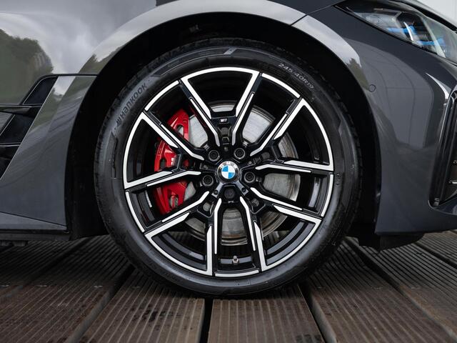 BMW i4 M50 | High Executive | M Sportpakket Pro | Verwarmd Stuurwiel | Comfort Access | Schuif-/kanteldak | Harman Kardon | Parking Assistant Plus