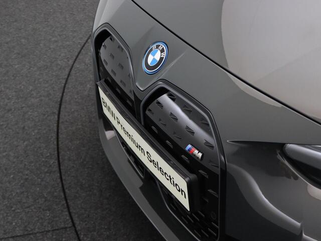 BMW i4 M50 High Executive | M Sportpakket | Comfort Access | Trekhaak | Schuifdak | Elektrisch Verstelbare M Sportstoelen | Active Cruise Control | Harman Kardon | 19''