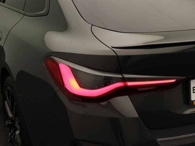 BMW i4 M50 High Executive | M Sportpakket | Comfort Access | Trekhaak | Schuifdak | Elektrisch Verstelbare M Sportstoelen | Active Cruise Control | Harman Kardon | 19''