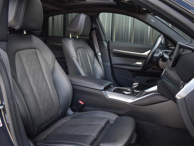 BMW i4 M50 High Executive 84 kWh | M-SPORT | SCHUIF -\- KANTELDAK | HARMAN KARDON | ELEKTR. VERST. STOELEN | STOEL- VERWARMING EN KOELING | HEAD UP | 360 CAMERA | ELEKTR. TREKHAAK