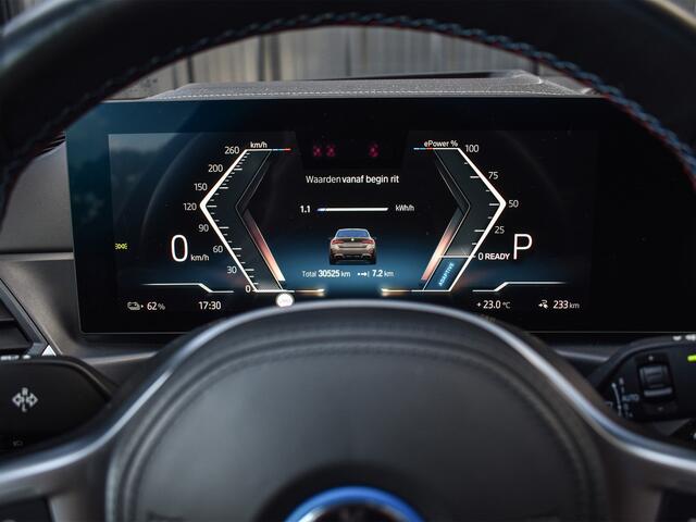 BMW i4 M50 High Executive 84 kWh | M-SPORT | SCHUIF -\- KANTELDAK | HARMAN KARDON | ELEKTR. VERST. STOELEN | STOEL- VERWARMING EN KOELING | HEAD UP | 360 CAMERA | ELEKTR. TREKHAAK