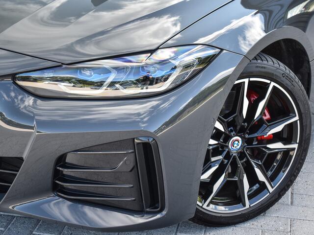 BMW i4 M50 High Executive 84 kWh | M-SPORT | SCHUIF -\- KANTELDAK | HARMAN KARDON | ELEKTR. VERST. STOELEN | STOEL- VERWARMING EN KOELING | HEAD UP | 360 CAMERA | ELEKTR. TREKHAAK