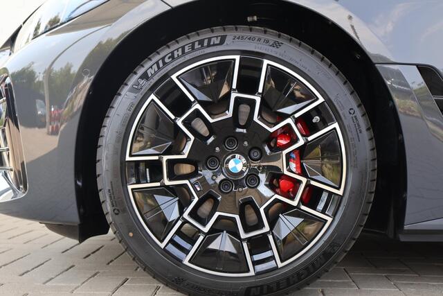 BMW i4 eDrive40 M Sport Edition 84 kWh | M Sportpakket Pro | Driving Assistant Professional | Innovation Pack
