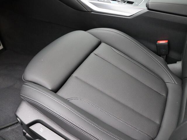 BMW i4 eDrive35 M Sportpakket | M Sport Edition | Innovation Pack | Comfort Pack | Stuurwielrand Verwarmd | Trekhaak | Active Cruise Control | DAB | HiFi | 18''