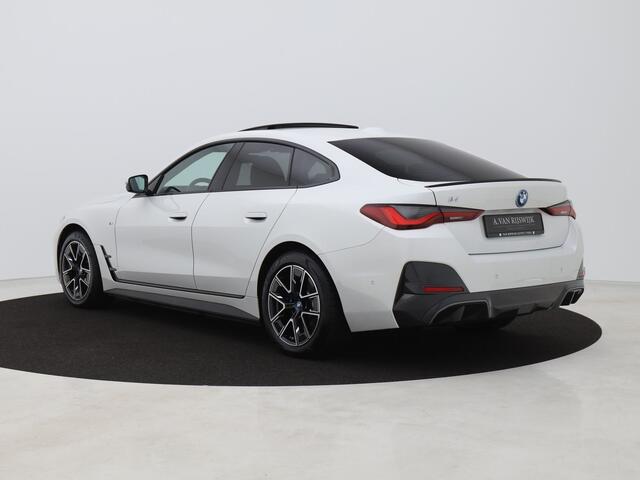 BMW i4 eDrive40 M Sport Edition 84 kWh | SCHUIFDAK | ADAPTIVE | KEYLESS | HUD | STOELVERW.